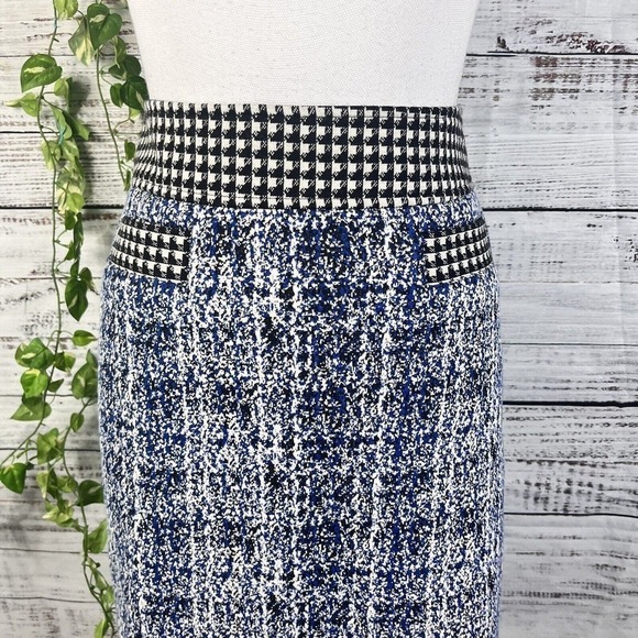 Cabi Skirt size 6 Black Hounds Tooth Blue Ponte Knit Pockets Knee A Line Stretch - Picture 3 of 11